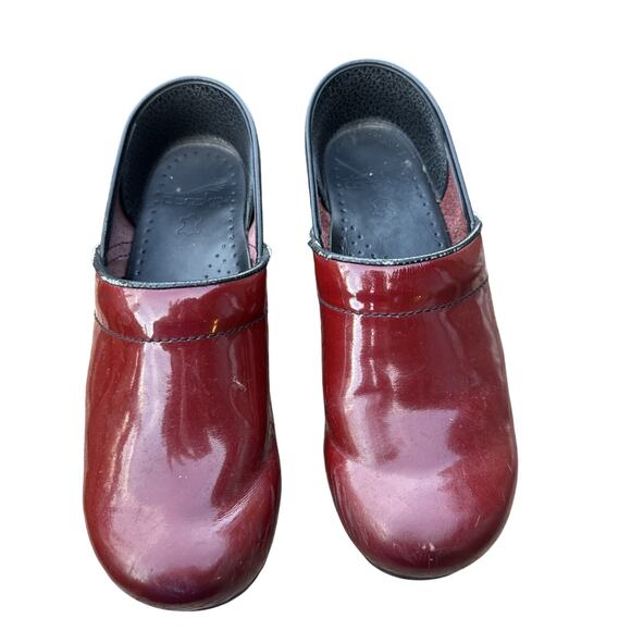 Dansko Shoes Womens 8.5-9 EU 39 Professional Clogs Red Patent Ruby Leather - Picture 2 of 16